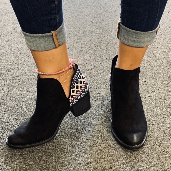 ladies Aztec print low chunky heels booties - Picture 3 of 4